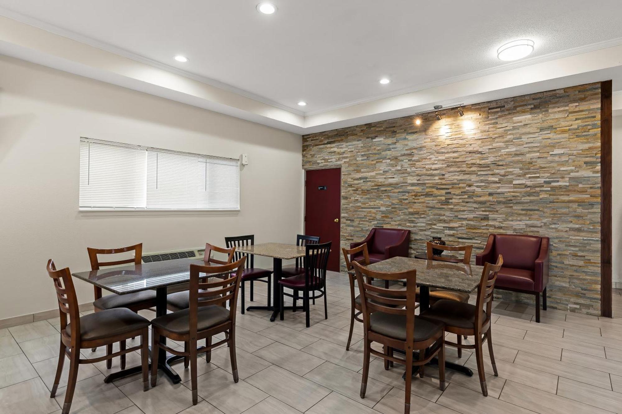 Red Lion Inn & Suites Caseyville Εξωτερικό φωτογραφία