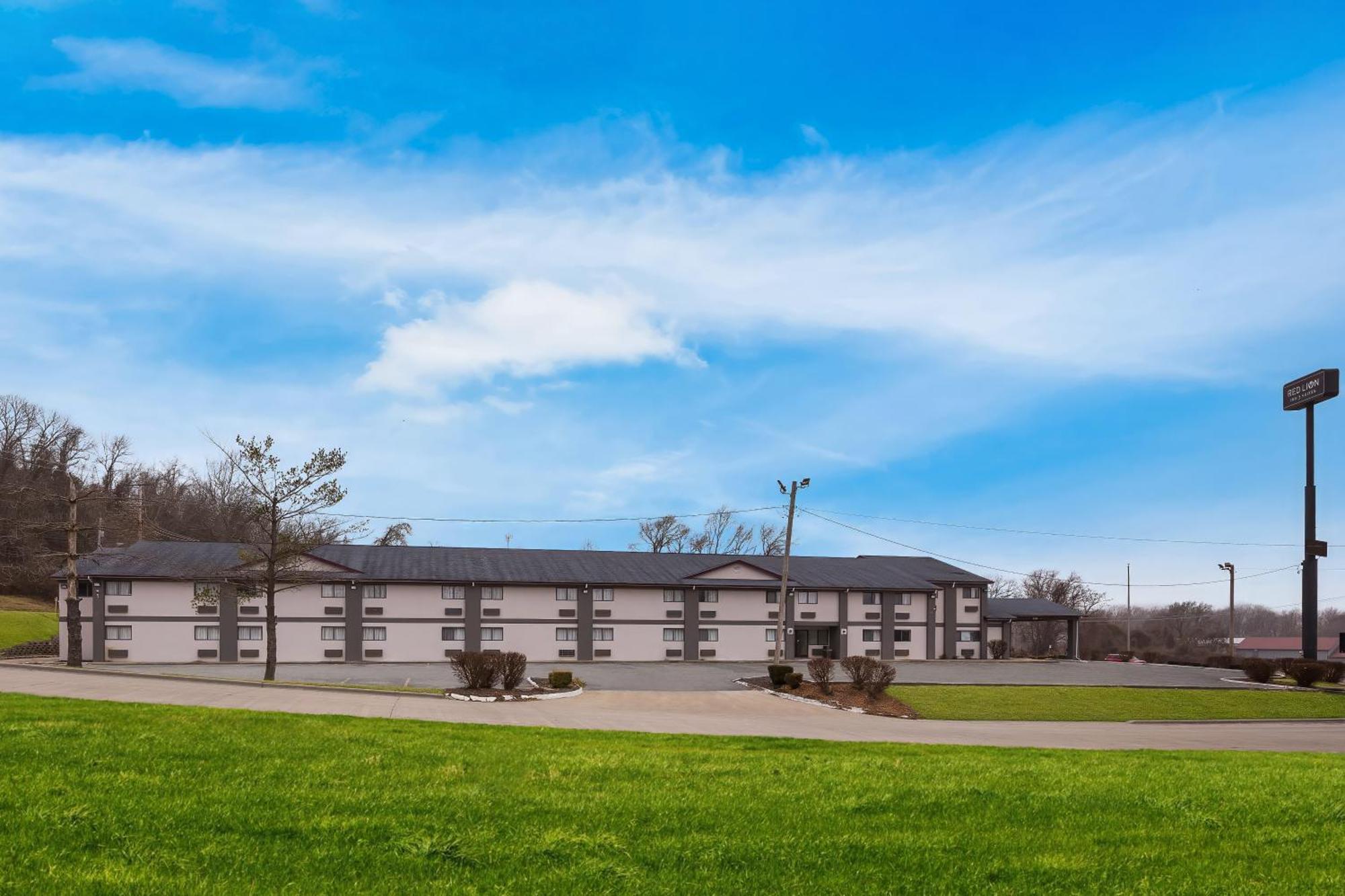 Red Lion Inn & Suites Caseyville Εξωτερικό φωτογραφία