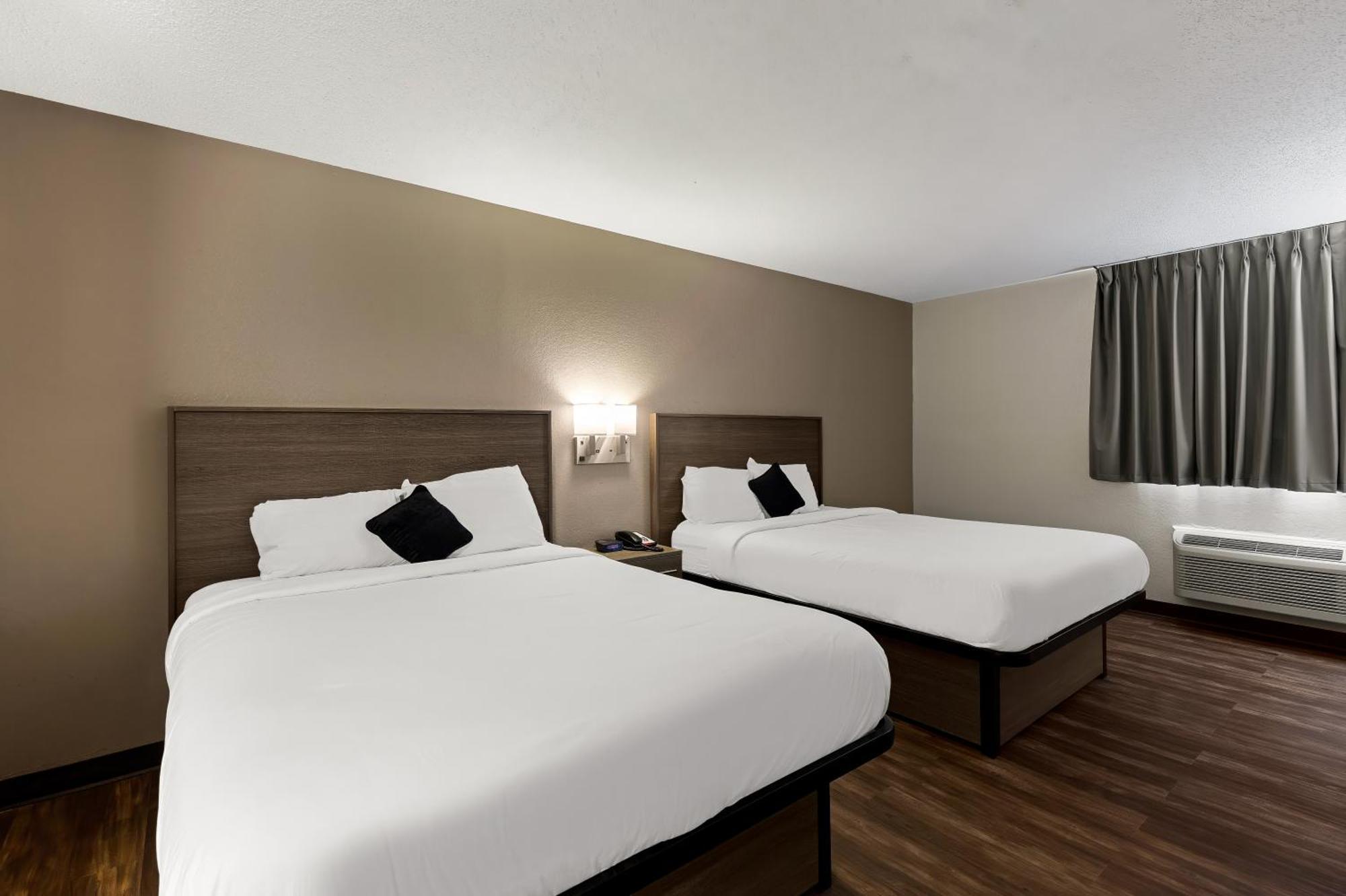 Red Lion Inn & Suites Caseyville Εξωτερικό φωτογραφία