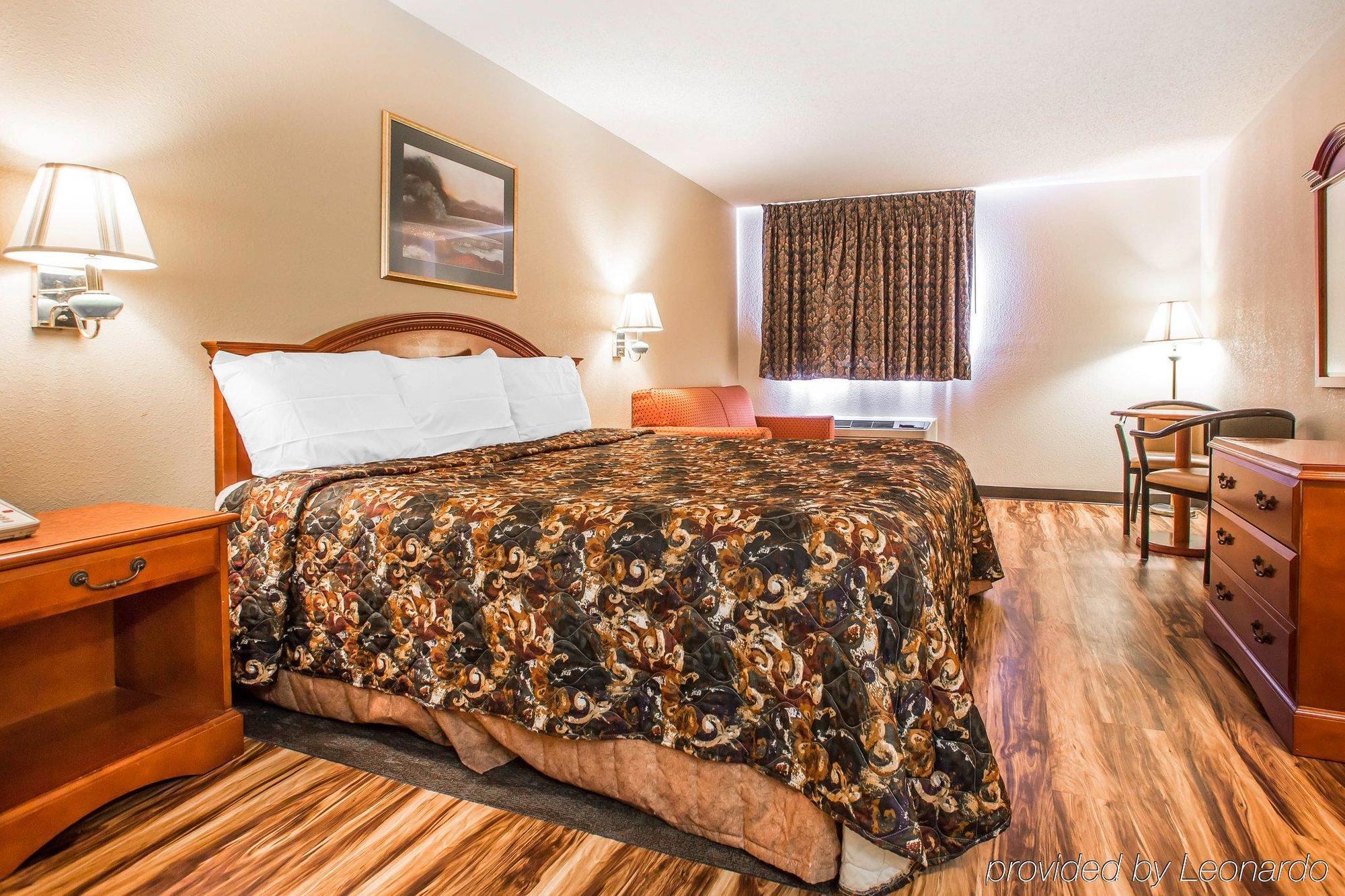 Red Lion Inn & Suites Caseyville Εξωτερικό φωτογραφία