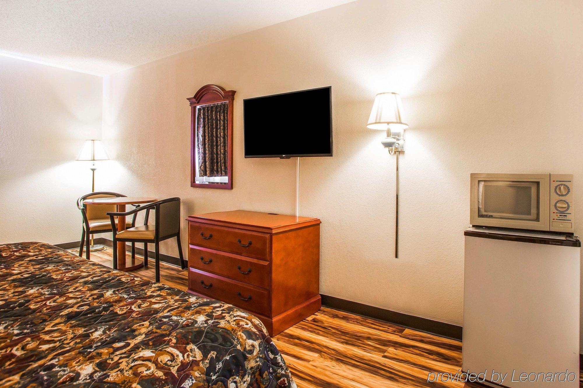 Red Lion Inn & Suites Caseyville Εξωτερικό φωτογραφία