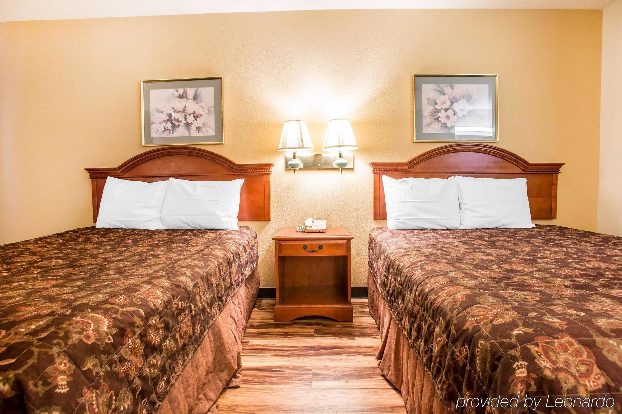 Red Lion Inn & Suites Caseyville Εξωτερικό φωτογραφία