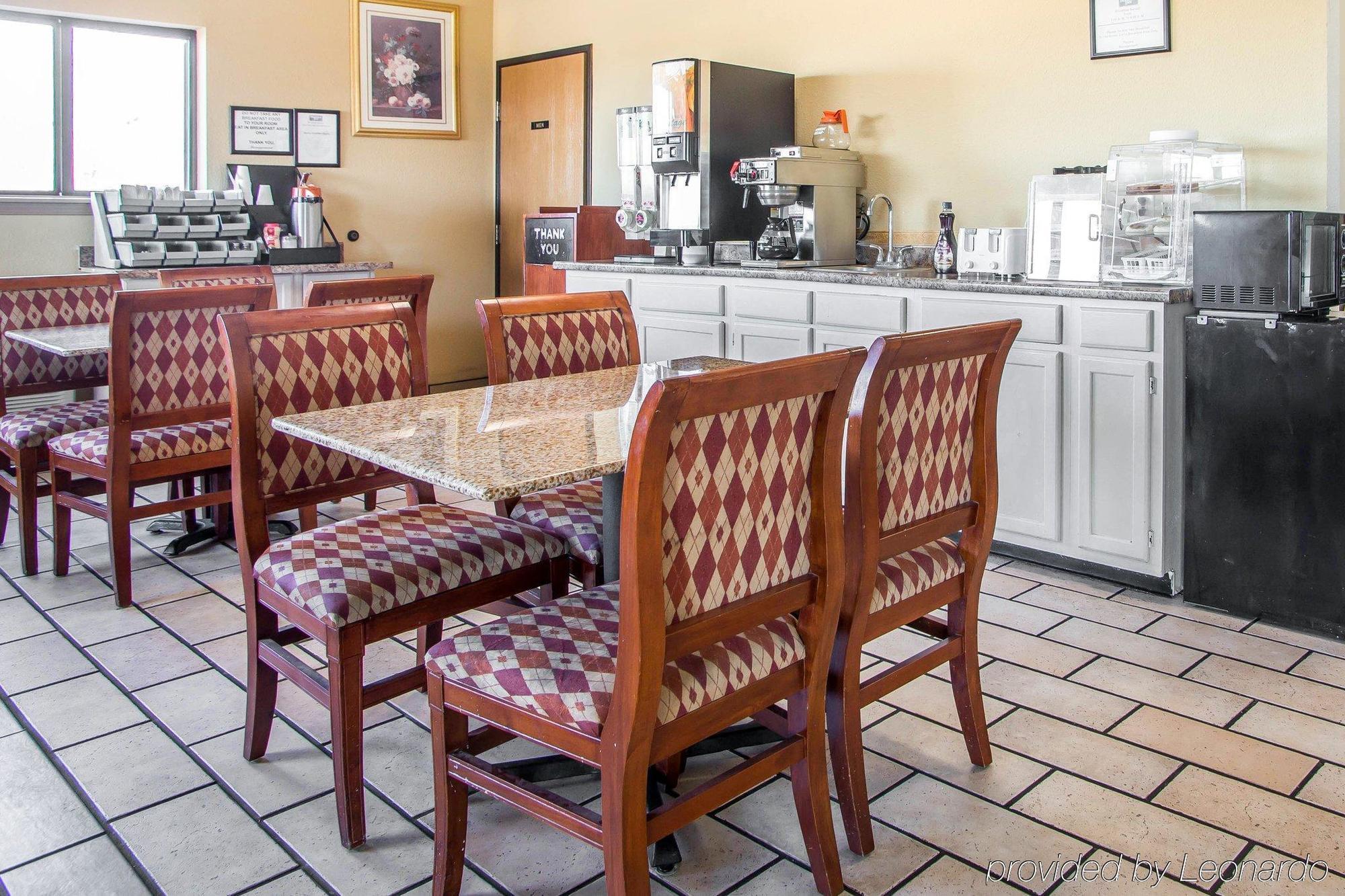 Red Lion Inn & Suites Caseyville Εξωτερικό φωτογραφία