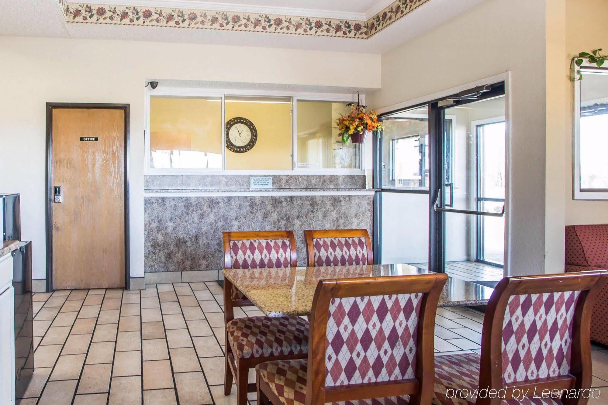 Red Lion Inn & Suites Caseyville Εξωτερικό φωτογραφία