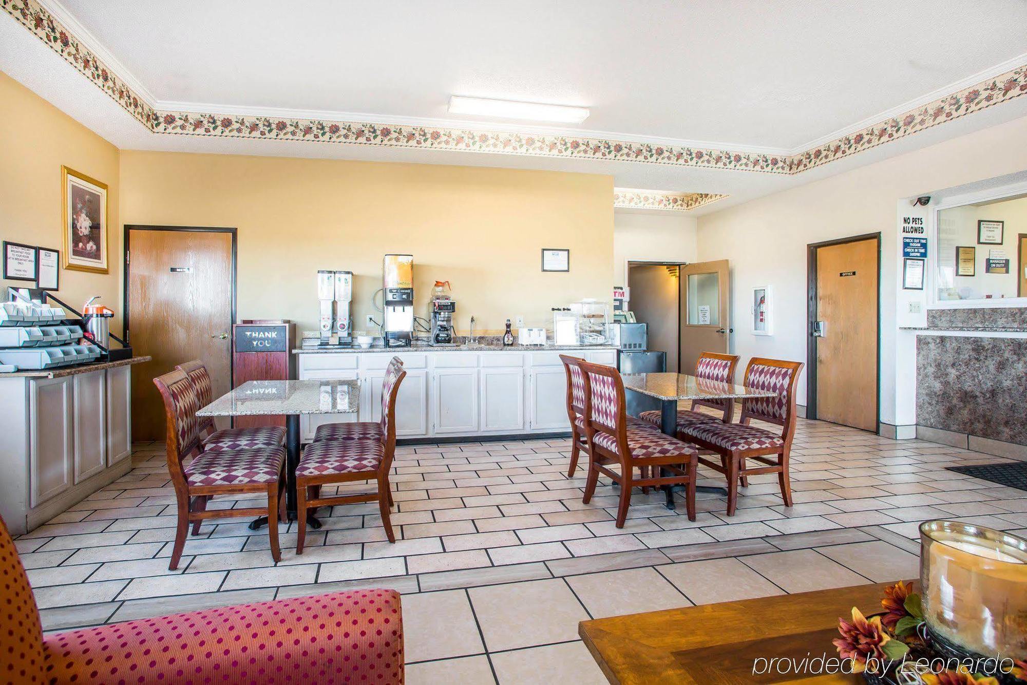 Red Lion Inn & Suites Caseyville Εξωτερικό φωτογραφία