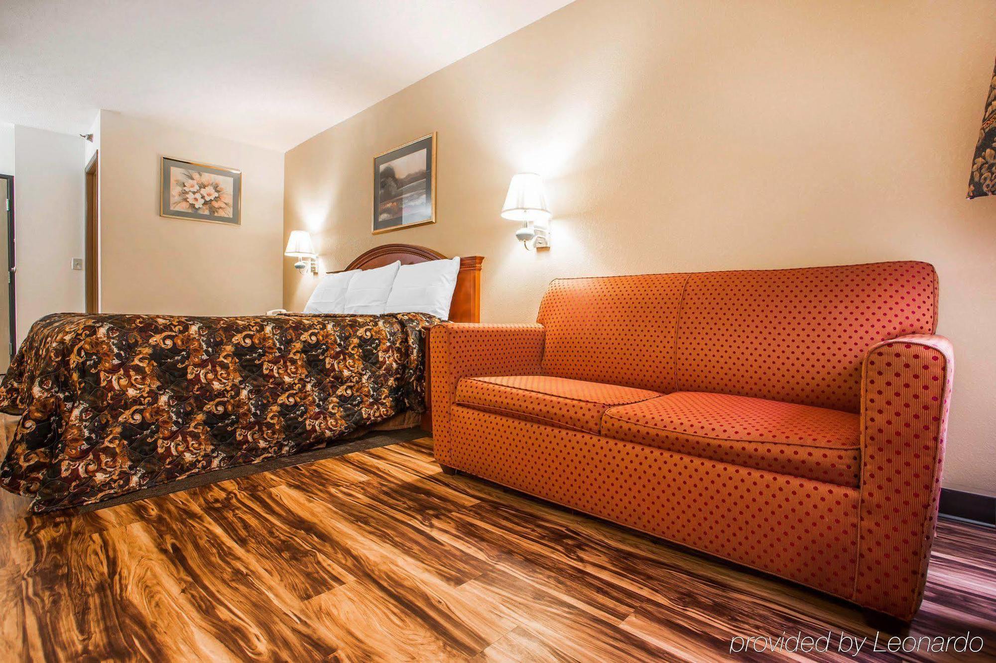 Red Lion Inn & Suites Caseyville Εξωτερικό φωτογραφία