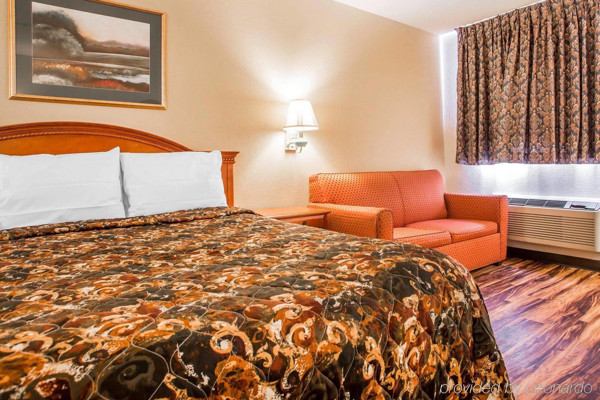 Red Lion Inn & Suites Caseyville Εξωτερικό φωτογραφία