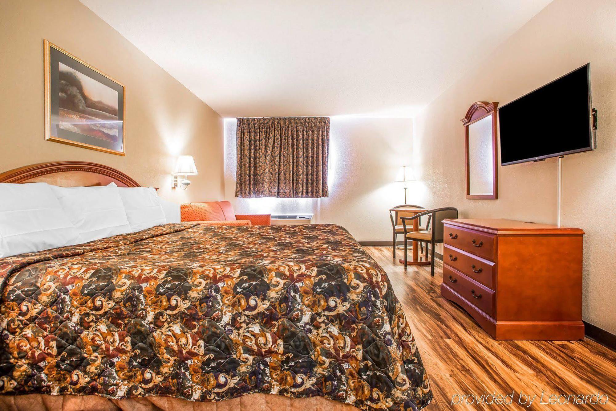 Red Lion Inn & Suites Caseyville Εξωτερικό φωτογραφία